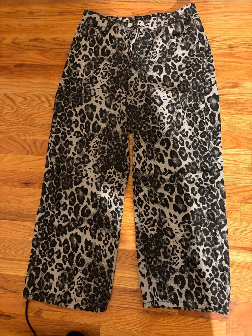 Grey black leopard wide leg jeans. Size XL, fits size 8. Such a fun piece.